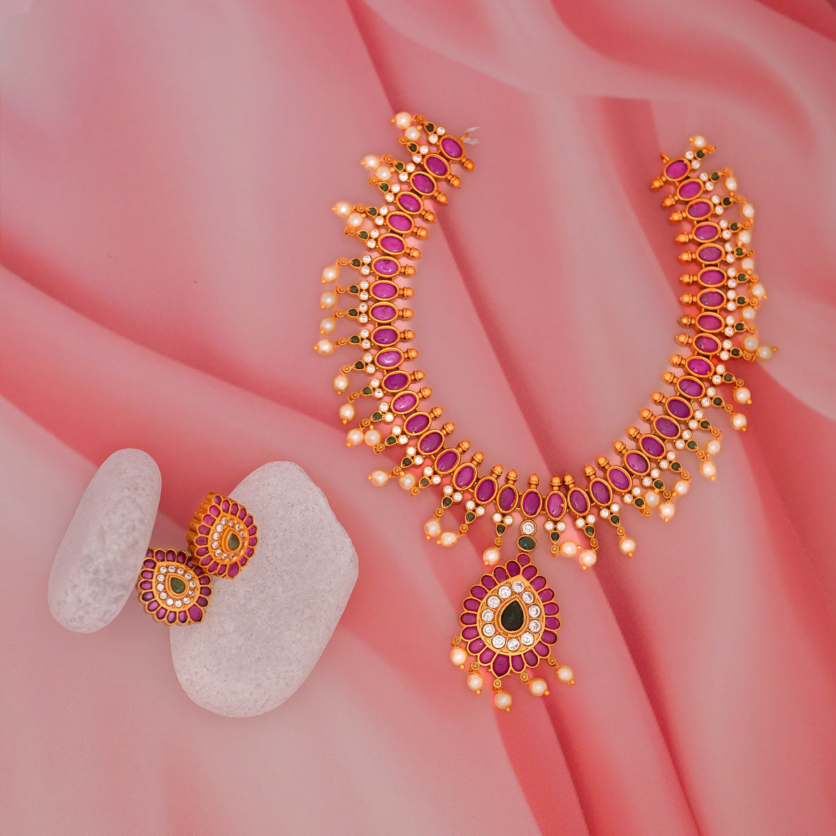 ANTIQUE JEWELLERY