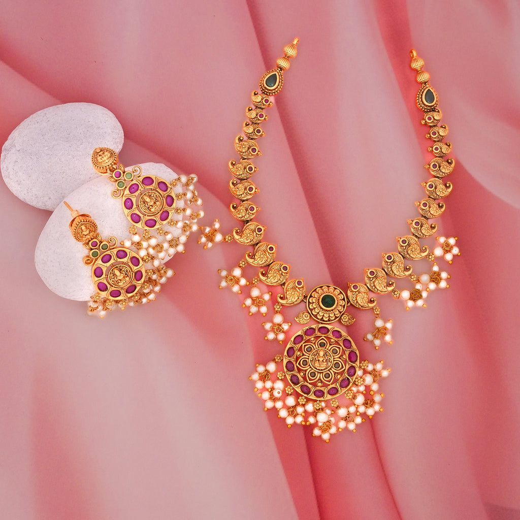 ANTIQUE JEWELLERY