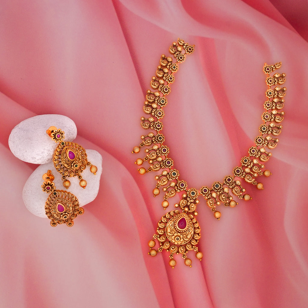 ANTIQUE JEWELLERY