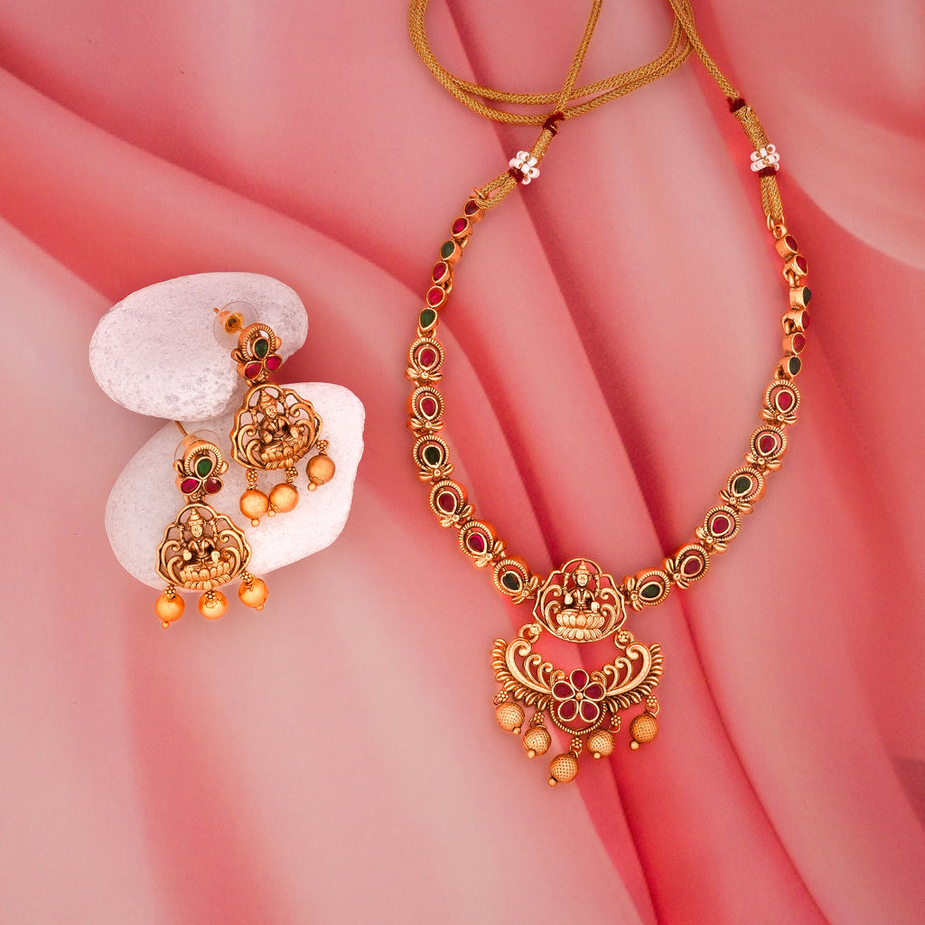 ANTIQUE JEWELLERY