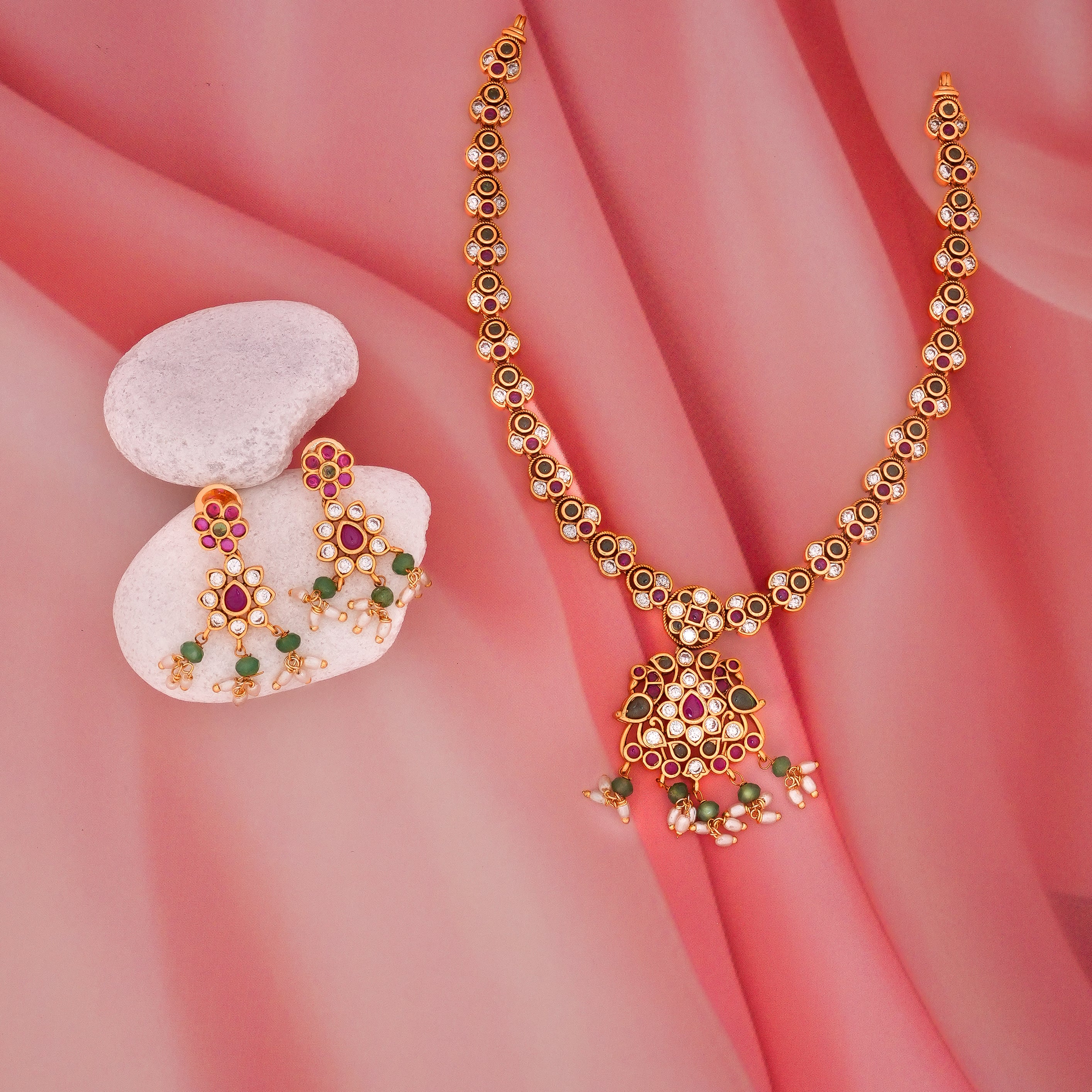 ANTIQUE JEWELLERY