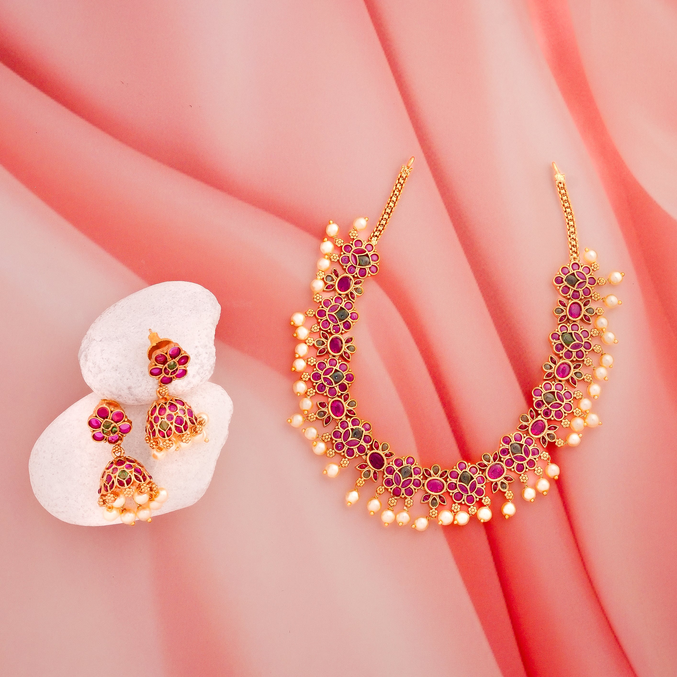 ANTIQUE JEWELLERY