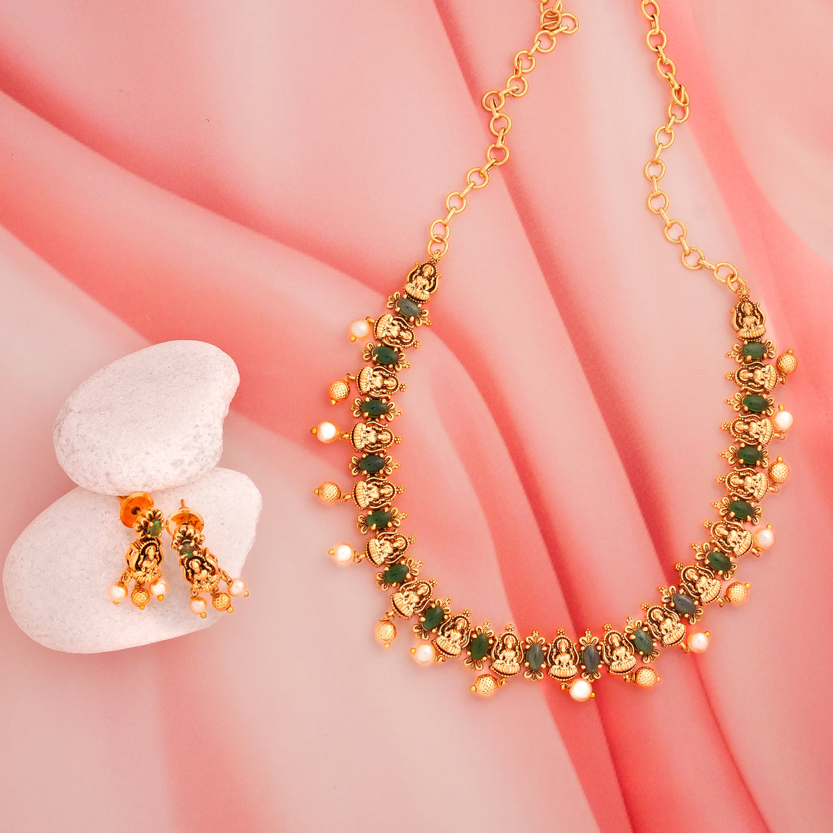 ANTIQUE JEWELLERY