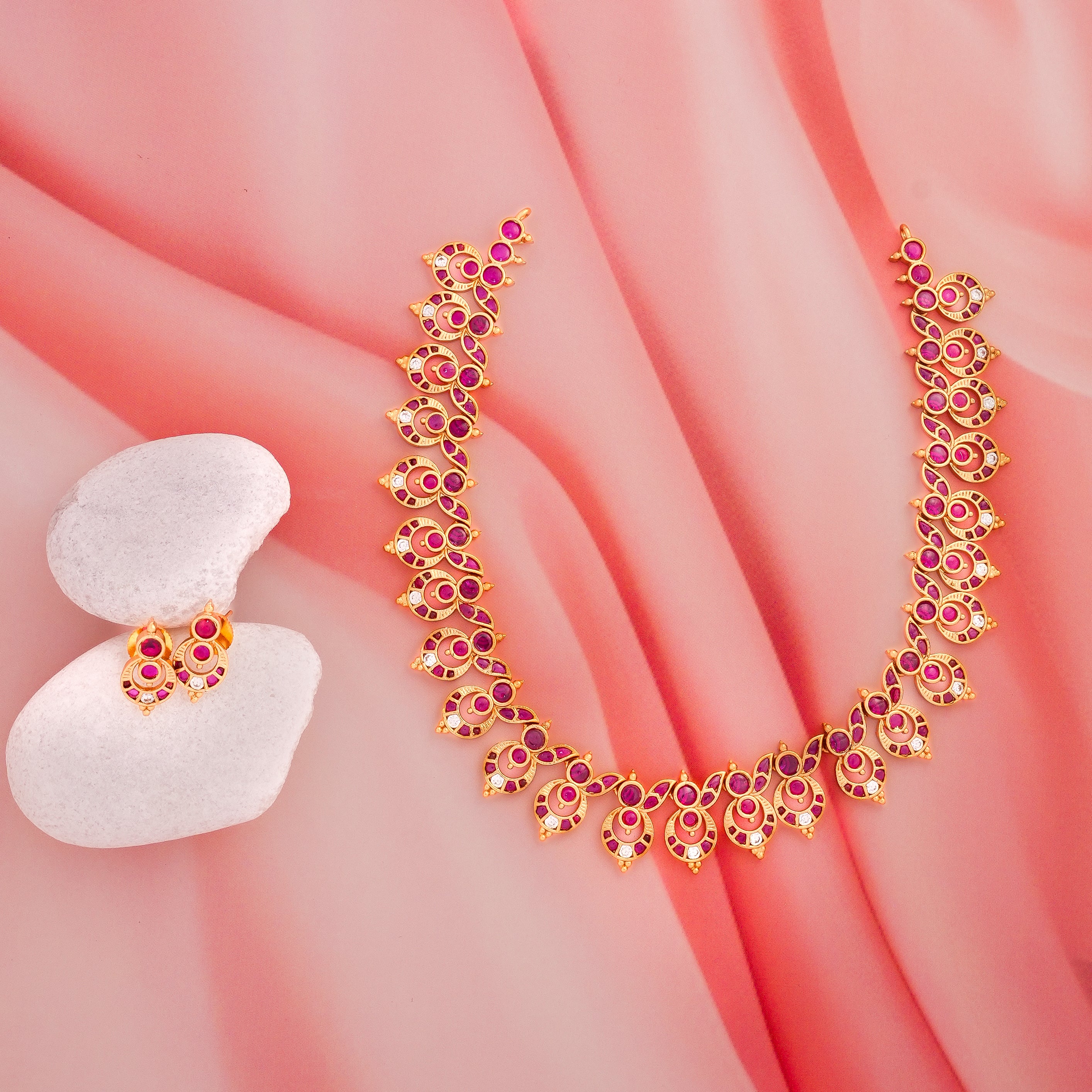 ANTIQUE JEWELLERY