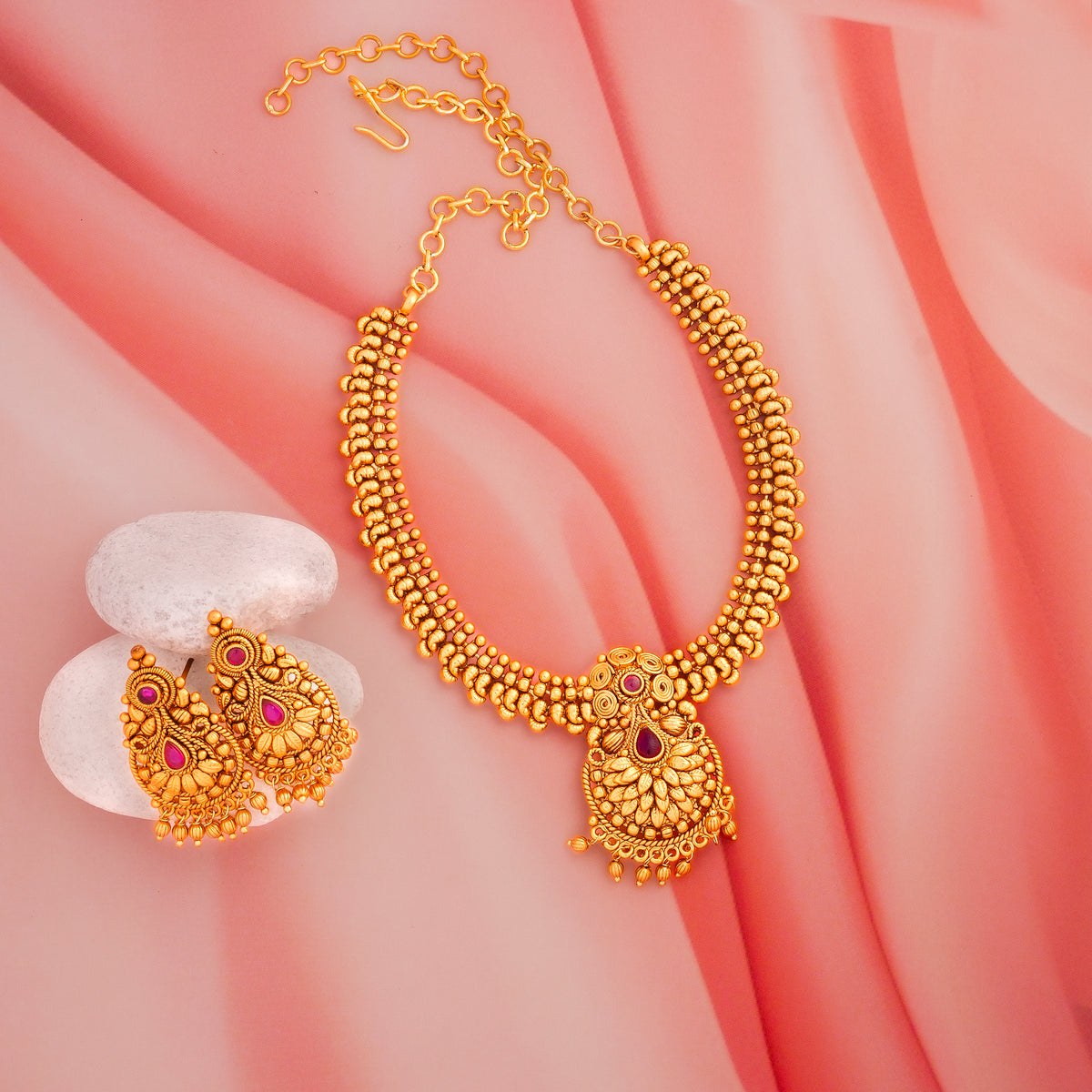 ANTIQUE JEWELLERY